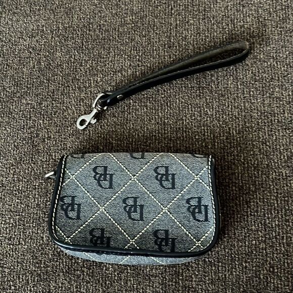 Dooney & Bourke Flap “DB” Wallet Wristlet- approx 6.5”/4.25”/1.25” - Picture 16 of 16
